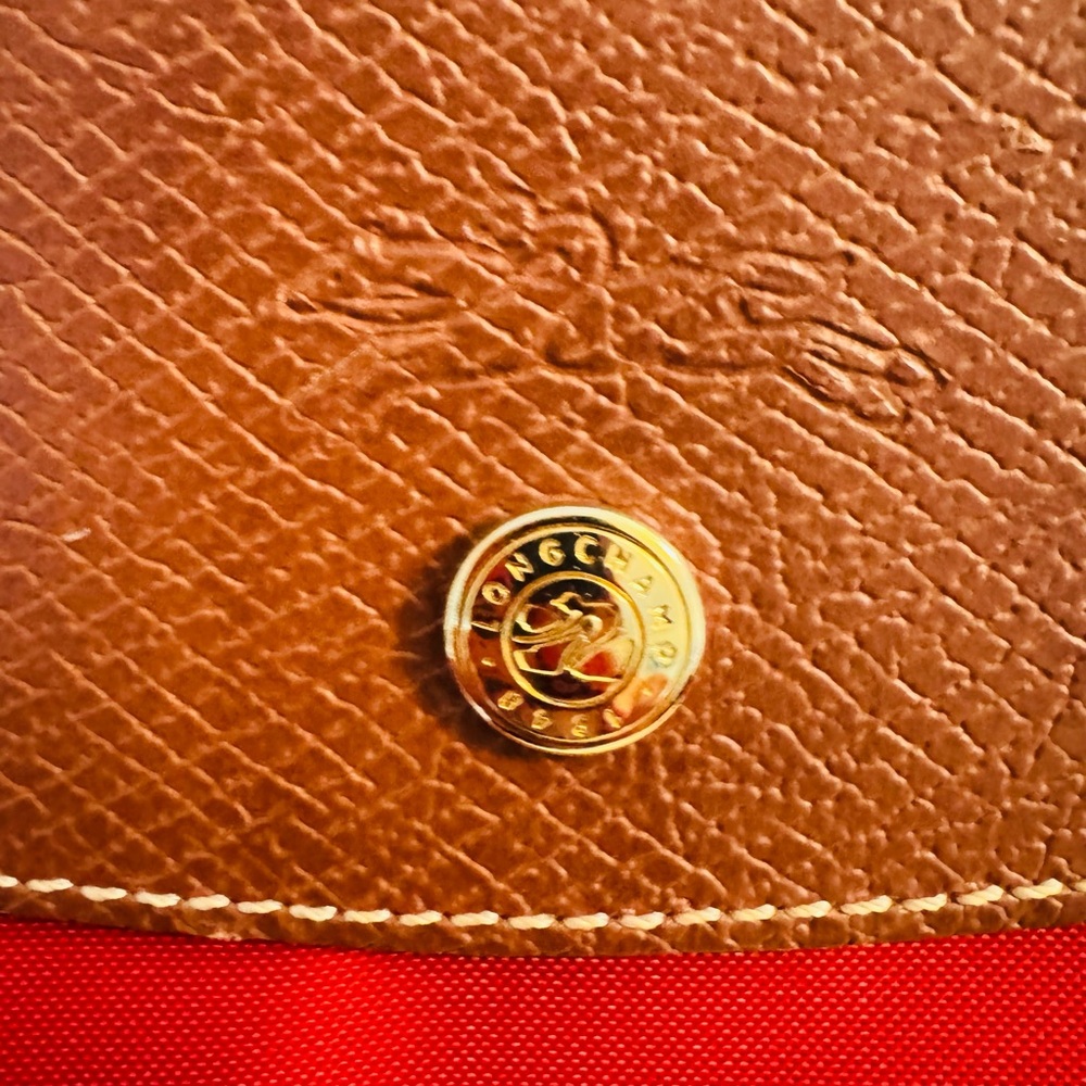 Longchamp Red Travel Bag with Brown Handles - Picture 2 of 9